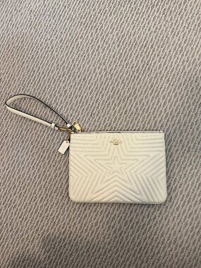 NWOT Coach | Gallery Pouch With Star Quilting | Chalk/Cream